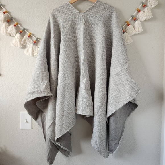 Barbour Tartan Open Front Poncho Cape Knit Woven Gray Winter Warm Minimalist OS - Picture 2 of 12